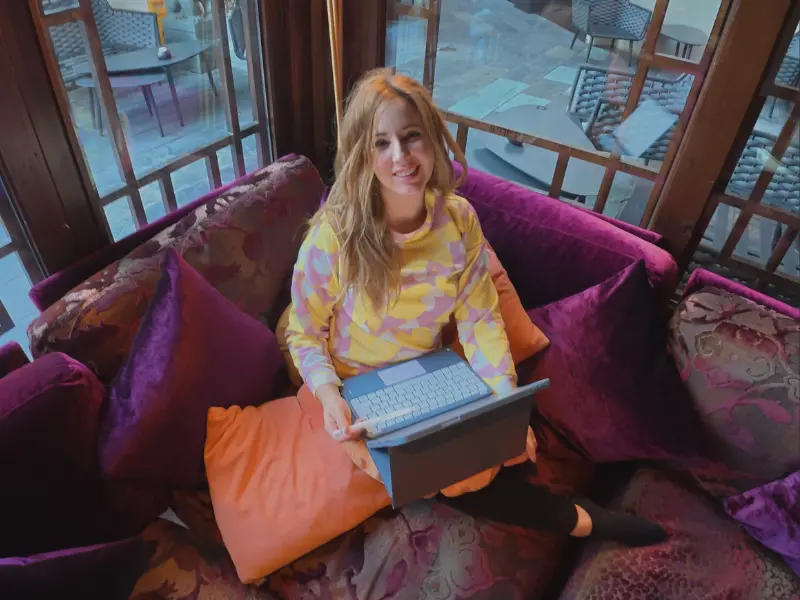 Nadi Beckmann Content Strategin für Beauty Travel und Lifestyle Brands - Tablet